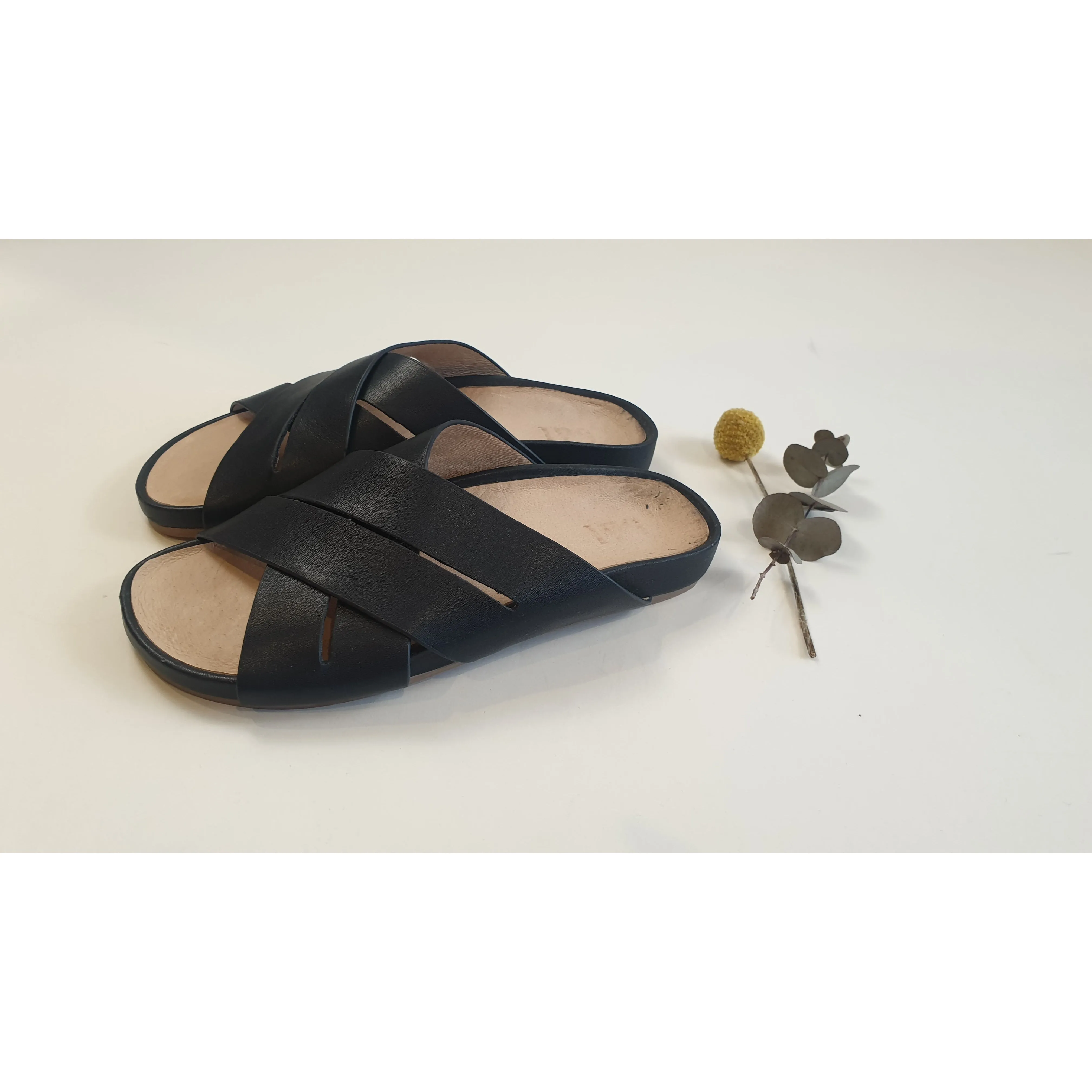 Bul second hand navy leather criss cross sandals with durable rubber soles size 37