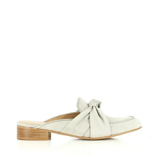 Igualados 2441 Silver Mules