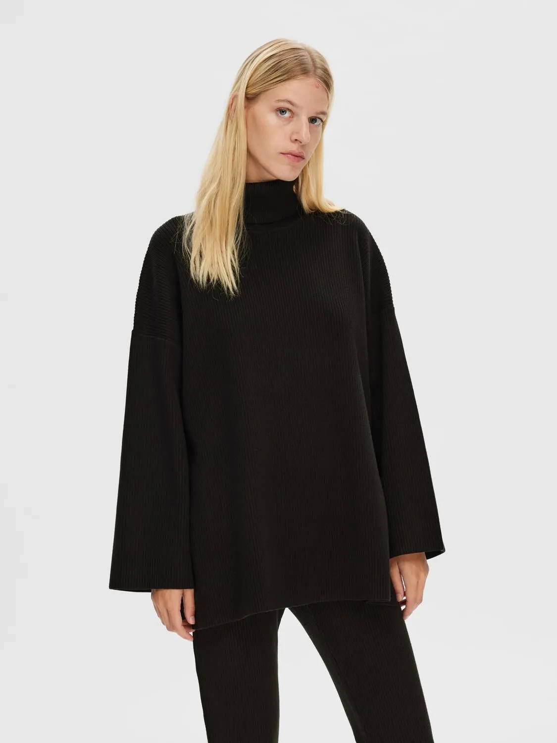 Karo Ls Long Knit Roll Neck - Black