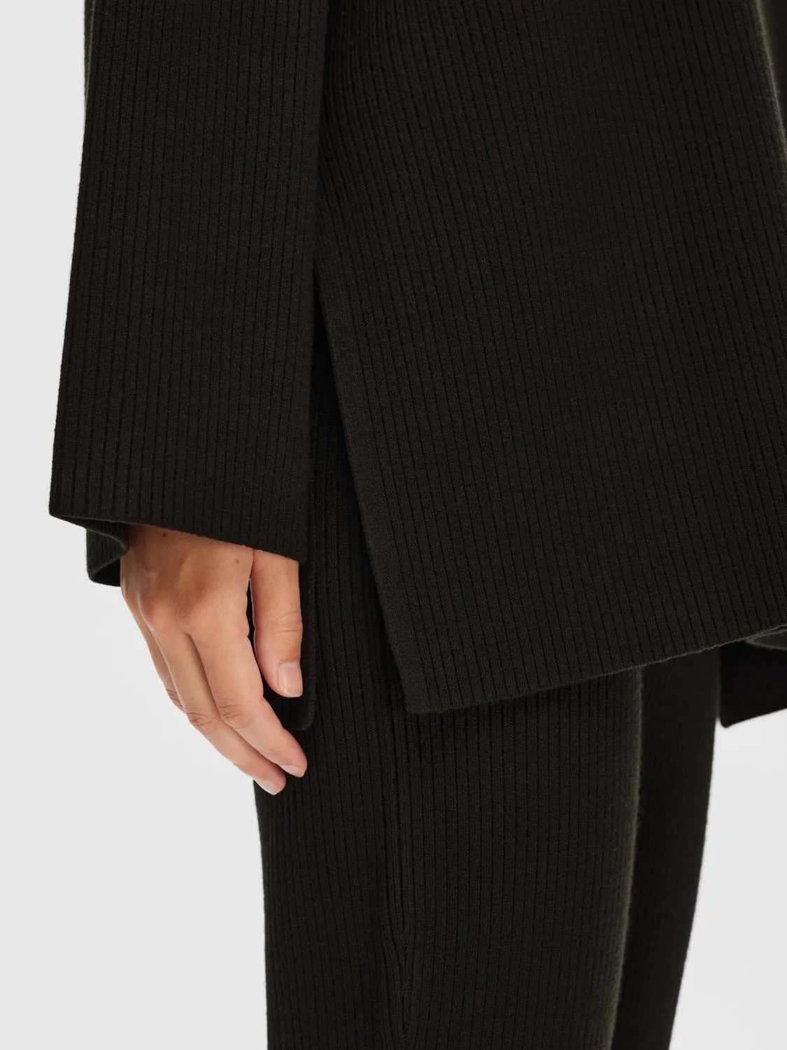Karo Ls Long Knit Roll Neck - Black