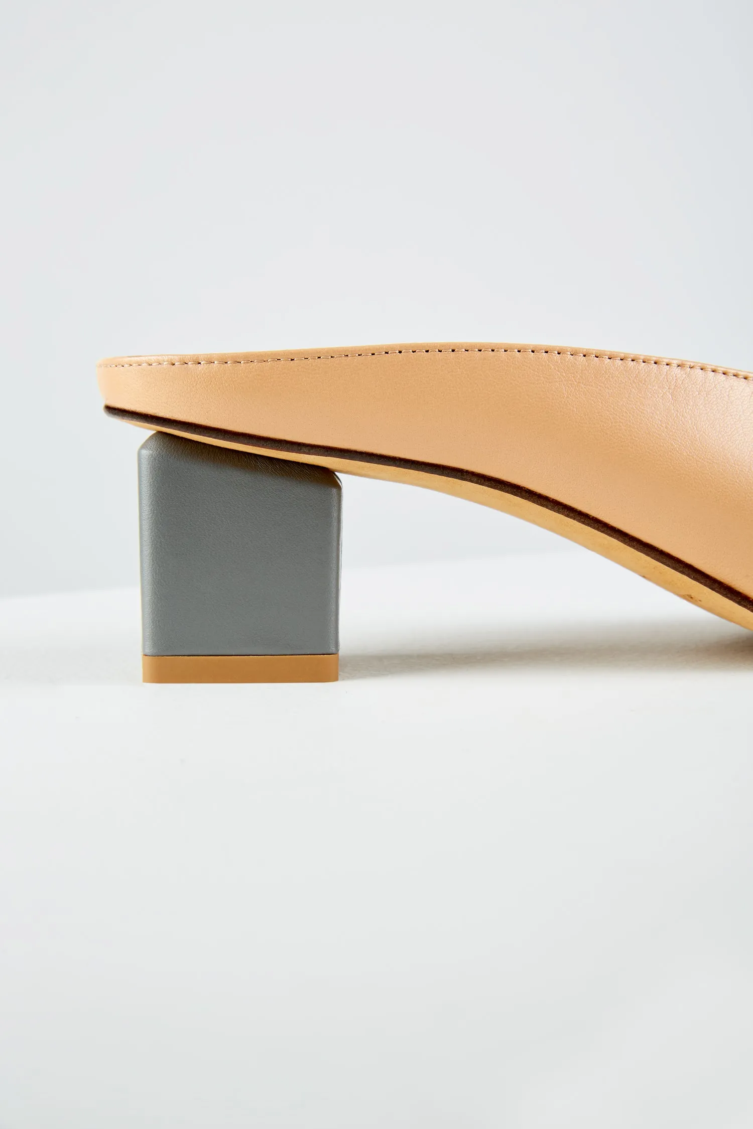 Mildred Mules in Cammello Grigio
