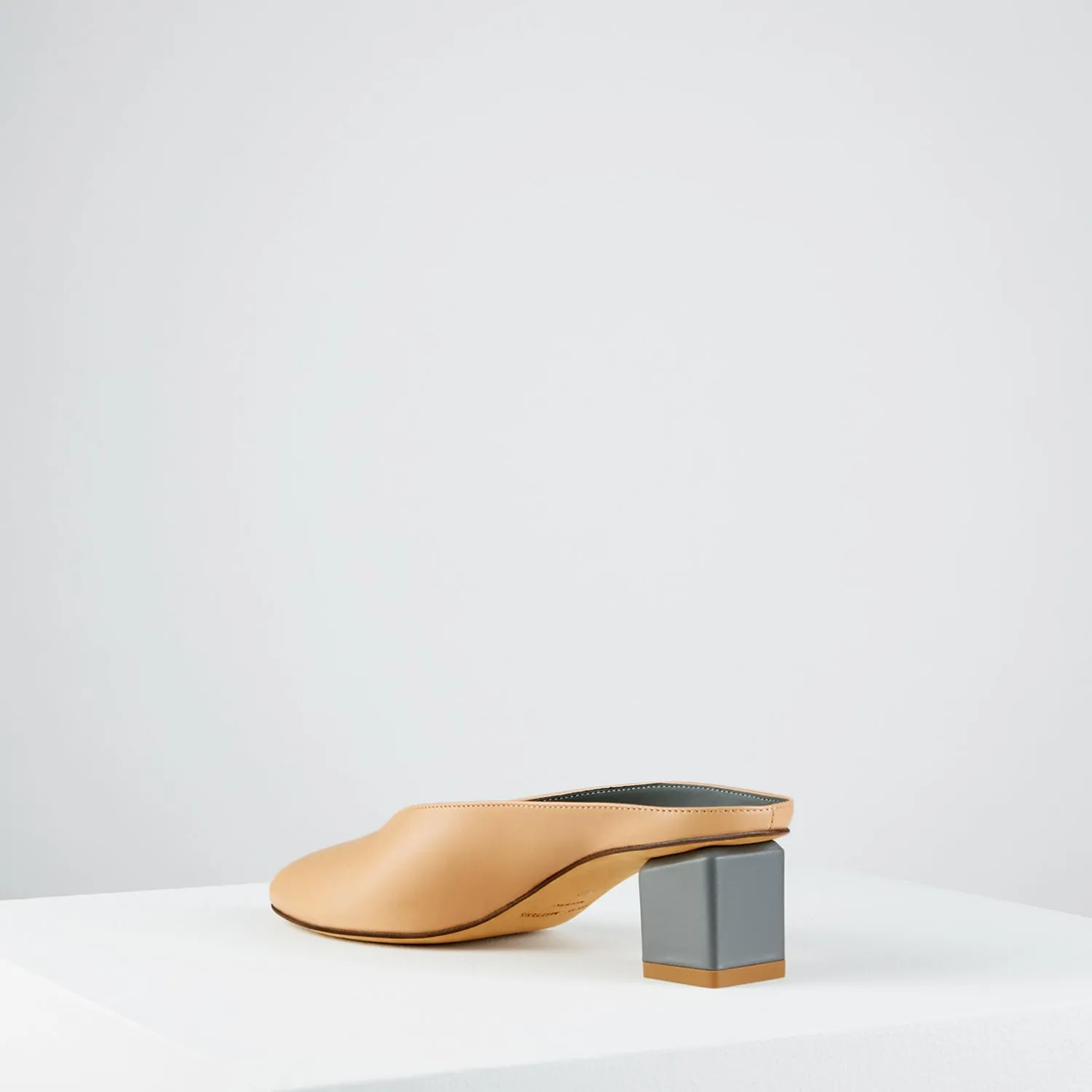 Mildred Mules in Cammello Grigio